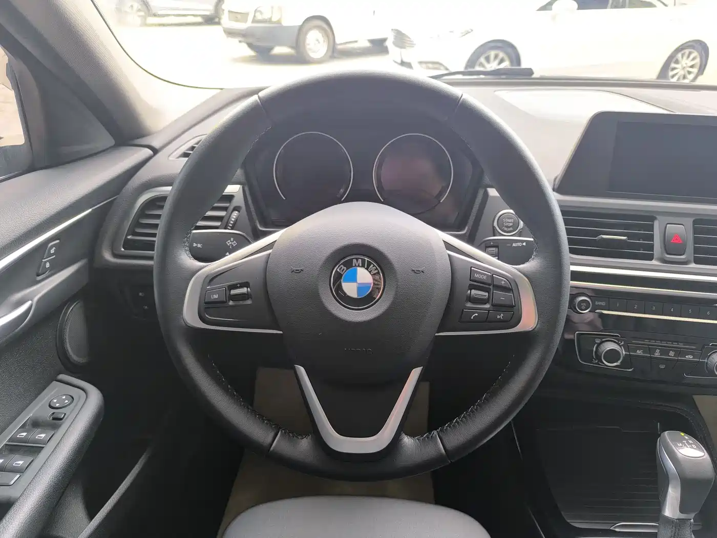 BMW 1 Series 2018 118i Sport Edition фото 15