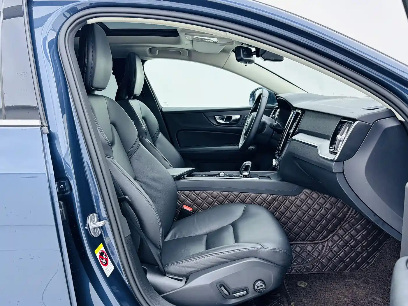 Фото 15 - Volvo S60