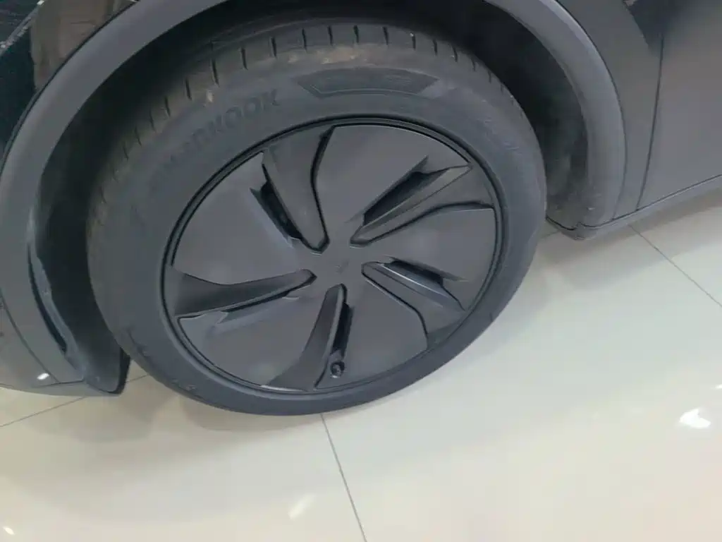 صورة 23 - Tesla Model Y