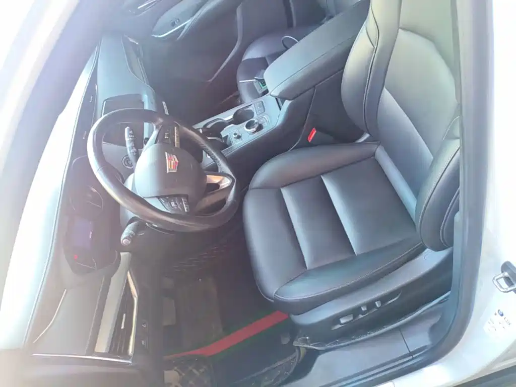 Фото 15 - Cadillac XT4