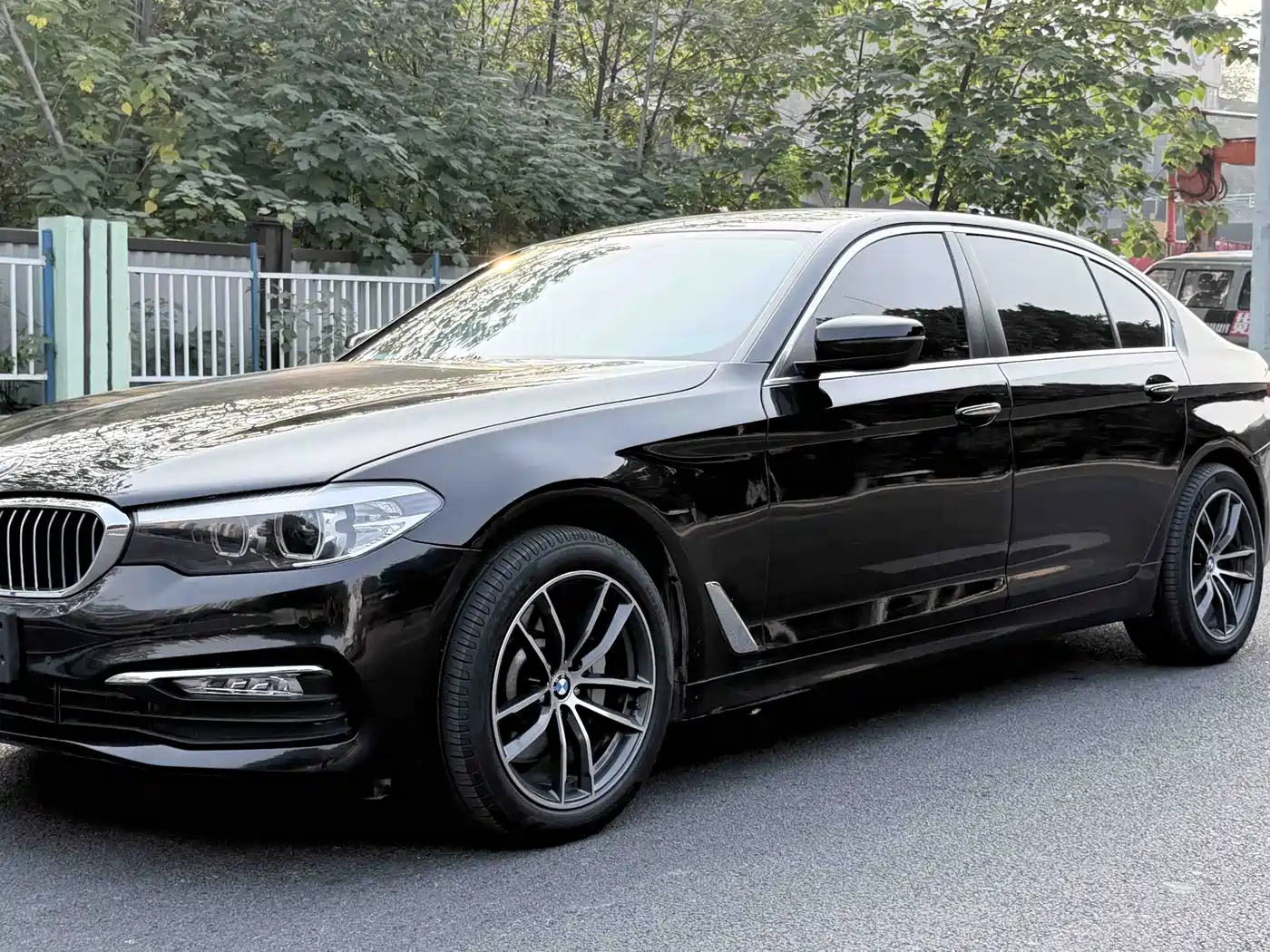 BMW 5 Series 2017 528Li Leading Edition фото 2