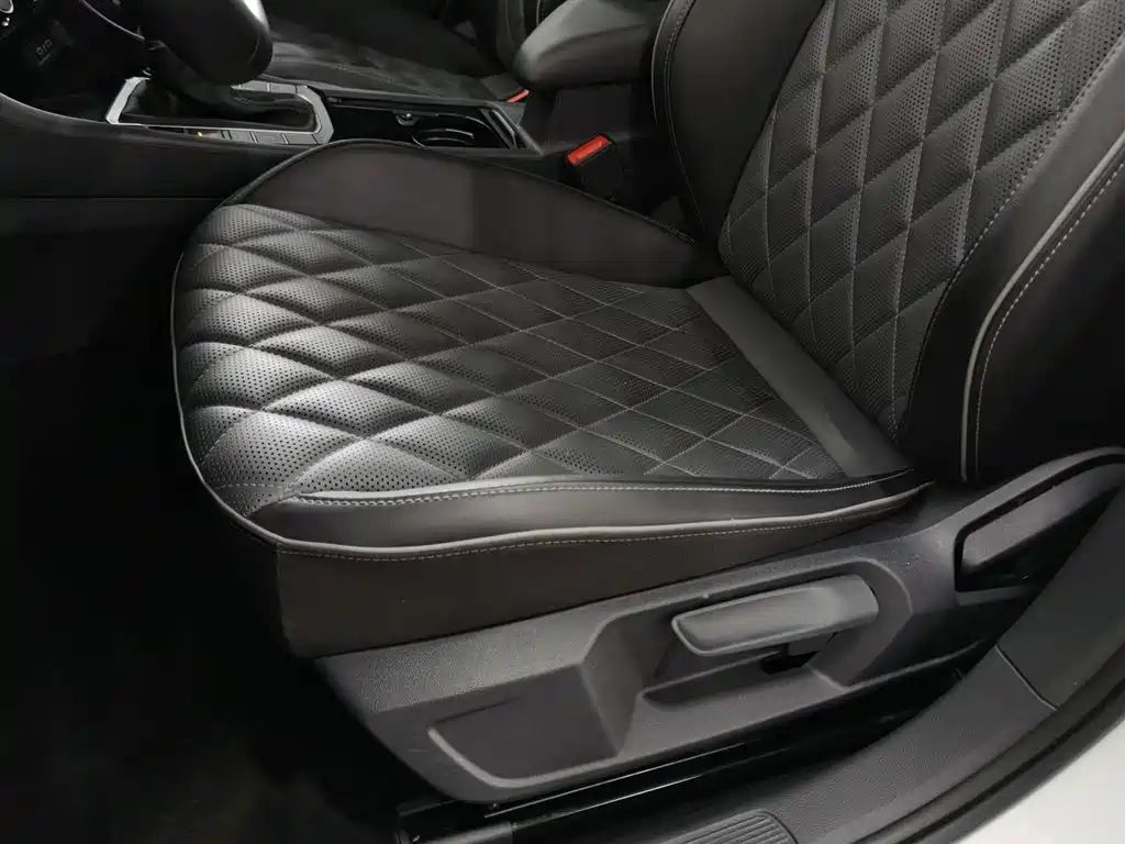 Volkswagen Sagitar 2024 300TSI DSG Surpass Edition фото 20