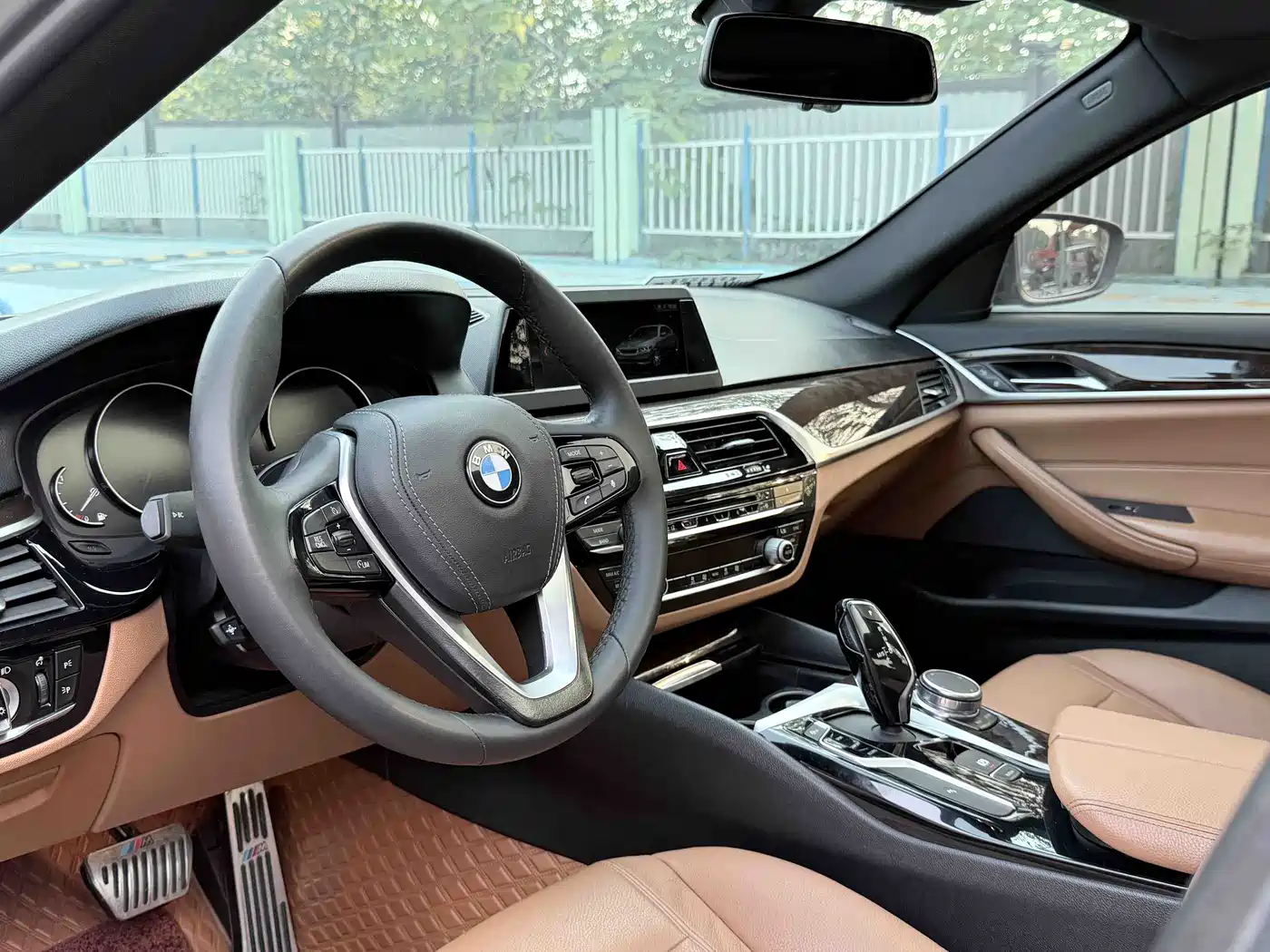 BMW 5 Series 2017 528Li Leading Edition фото 4