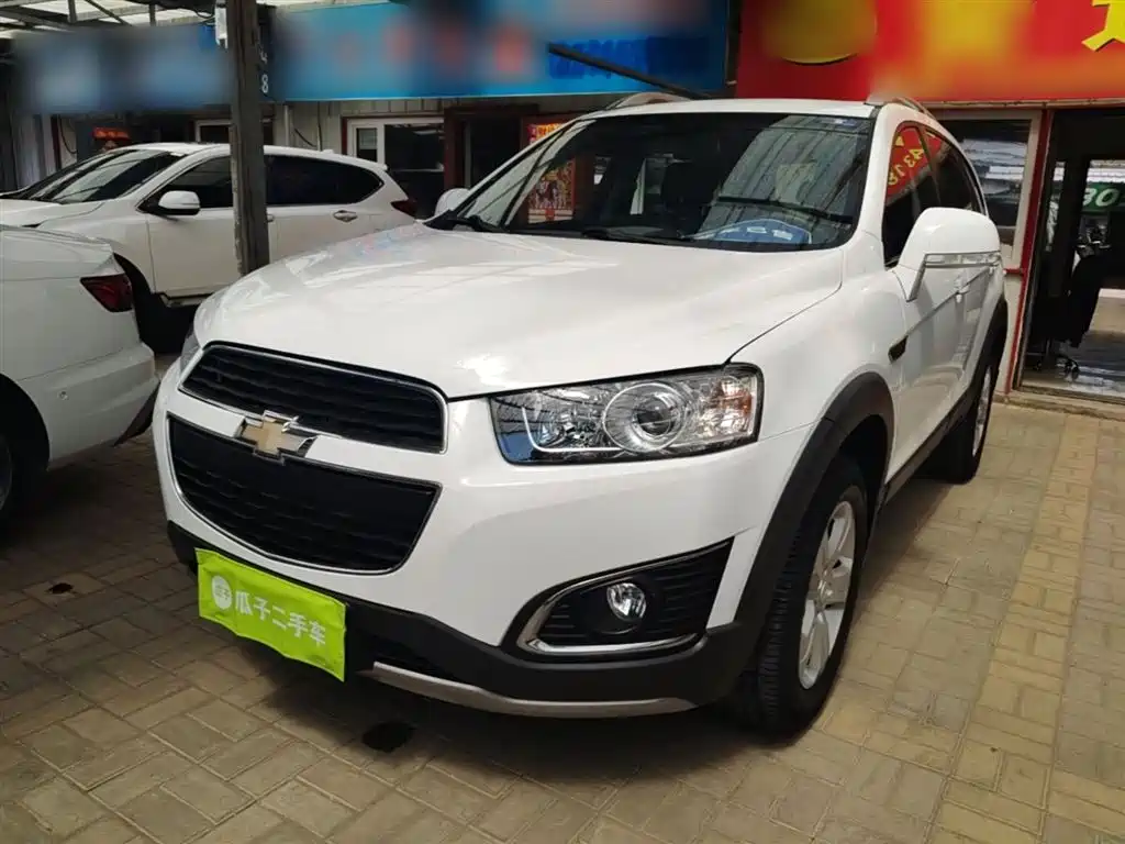Chevrolet Captiva 2015 2.4L 2WD Urban Edition 7-seater фото 2