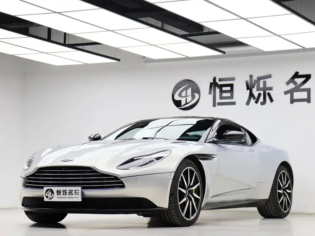 Фото 2 - Aston Martin DB11