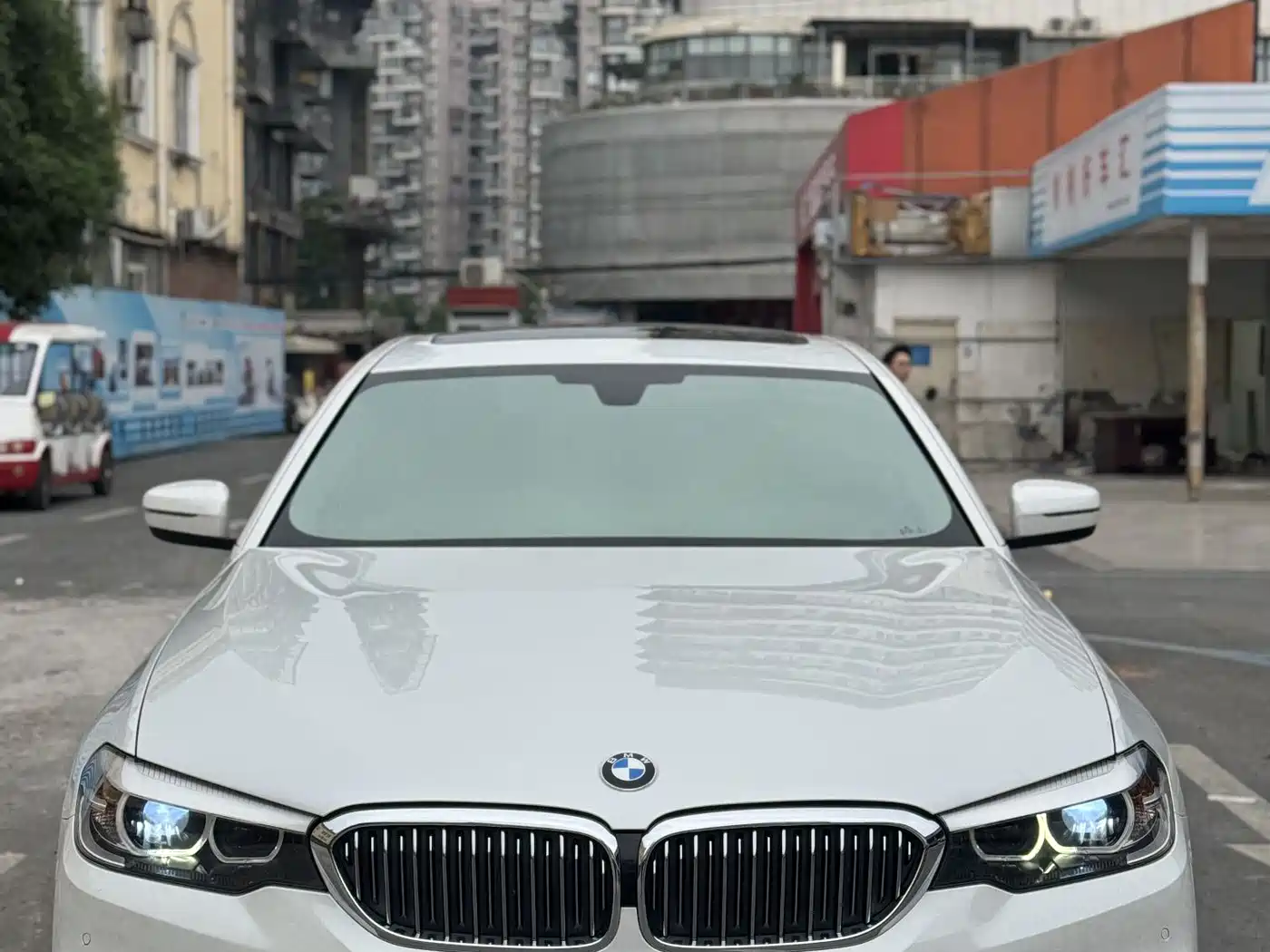 BMW 5 Series 2020 525Li Luxury Package фото 2