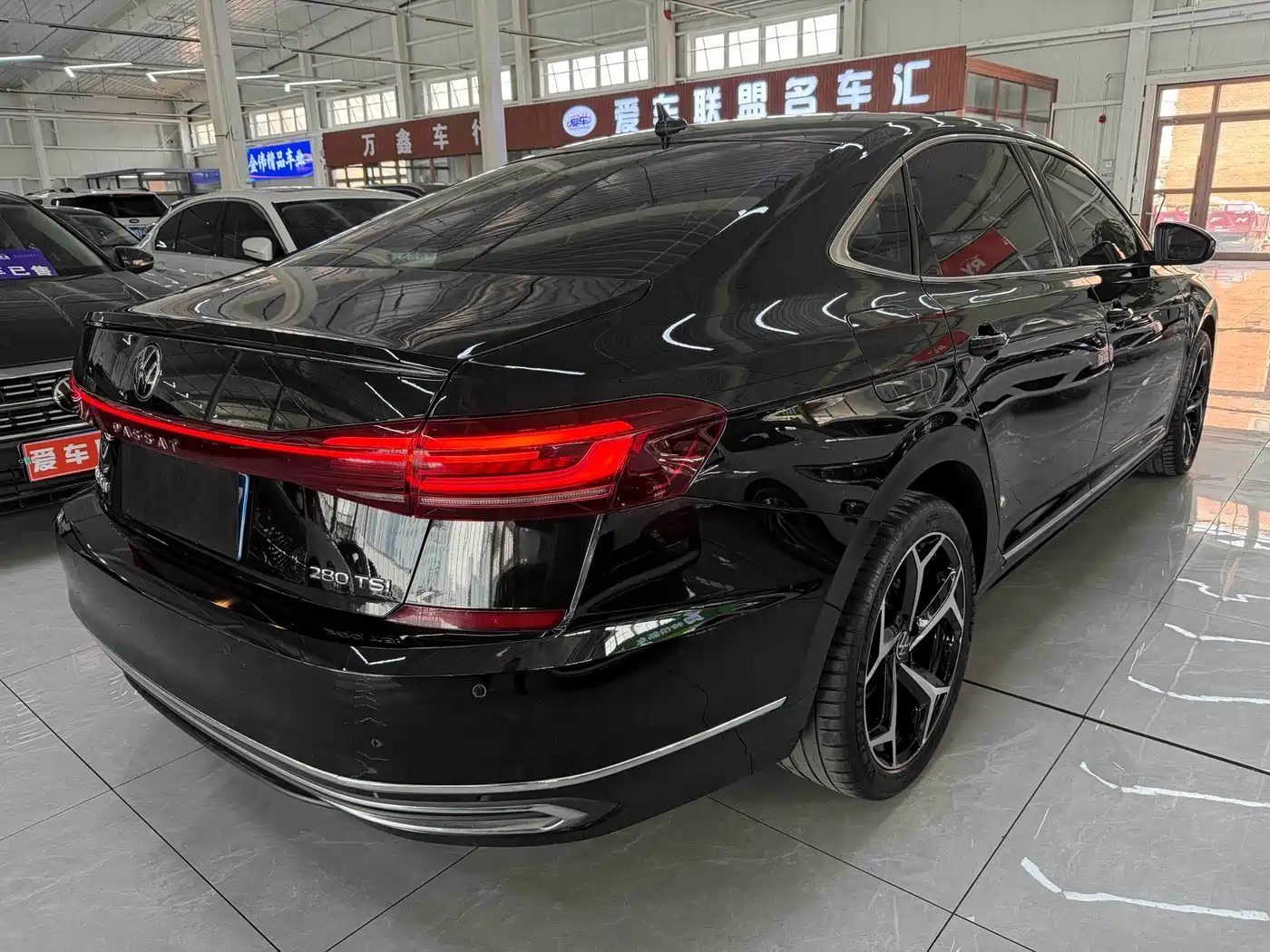 Volkswagen Passat 2022 280TSI Elite Edition фото 4