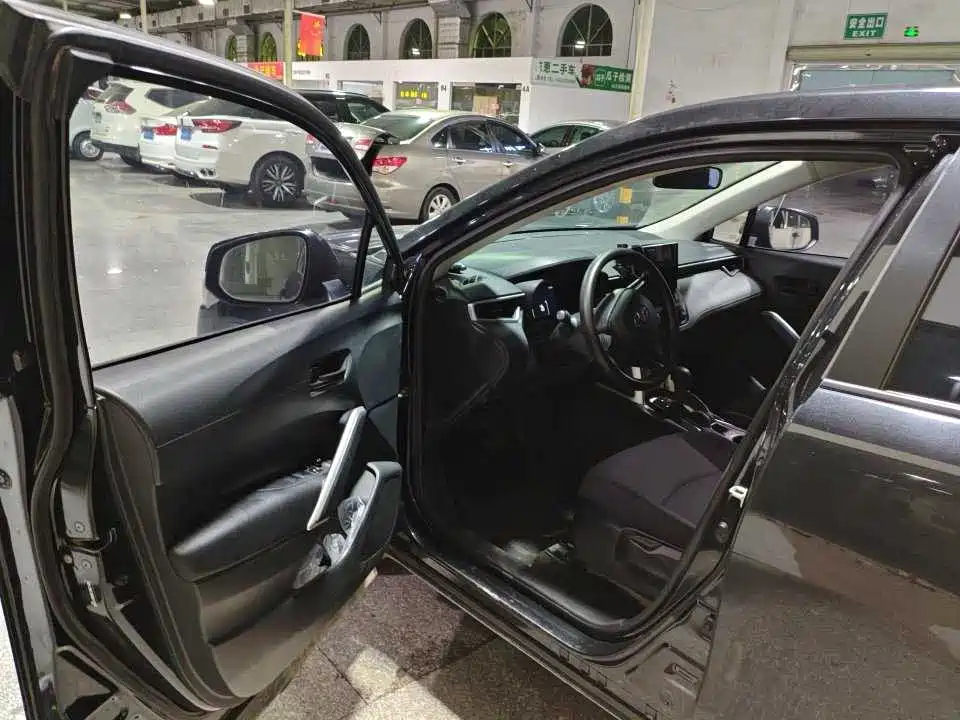 Photo 4 - Toyota Corolla Cross