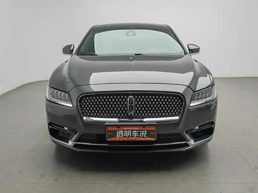 Photo 3 - Lincoln Continental