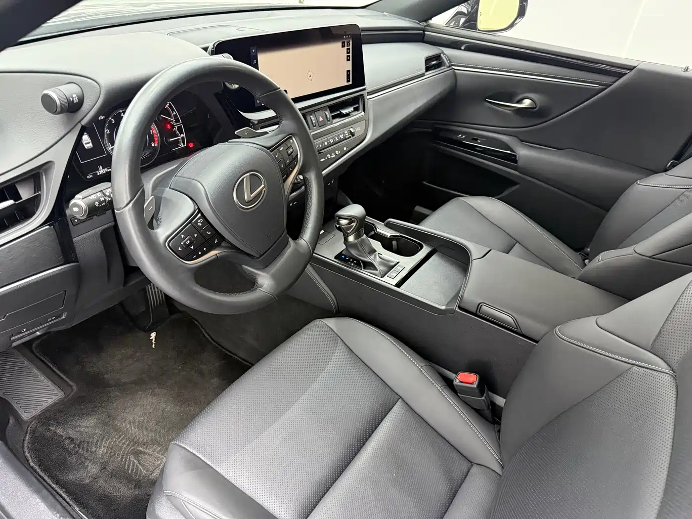 Lexus ES 2022 200 Excellence Edition фото 5
