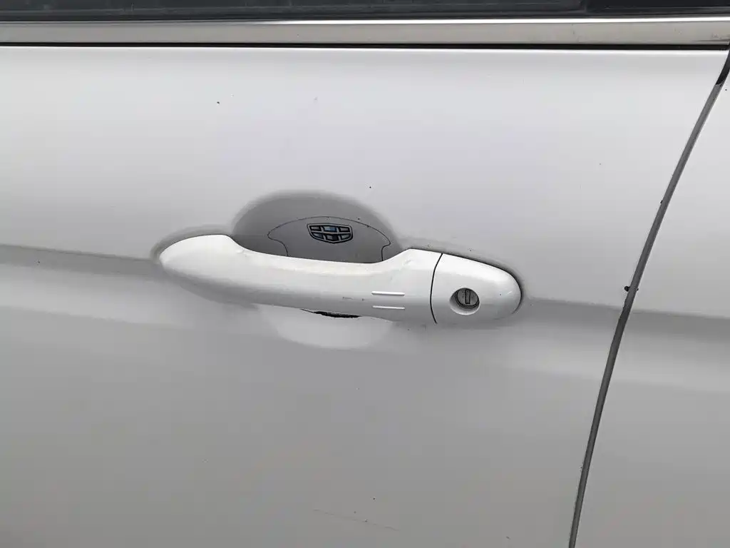 Фото 18 - Geely Emgrand GL