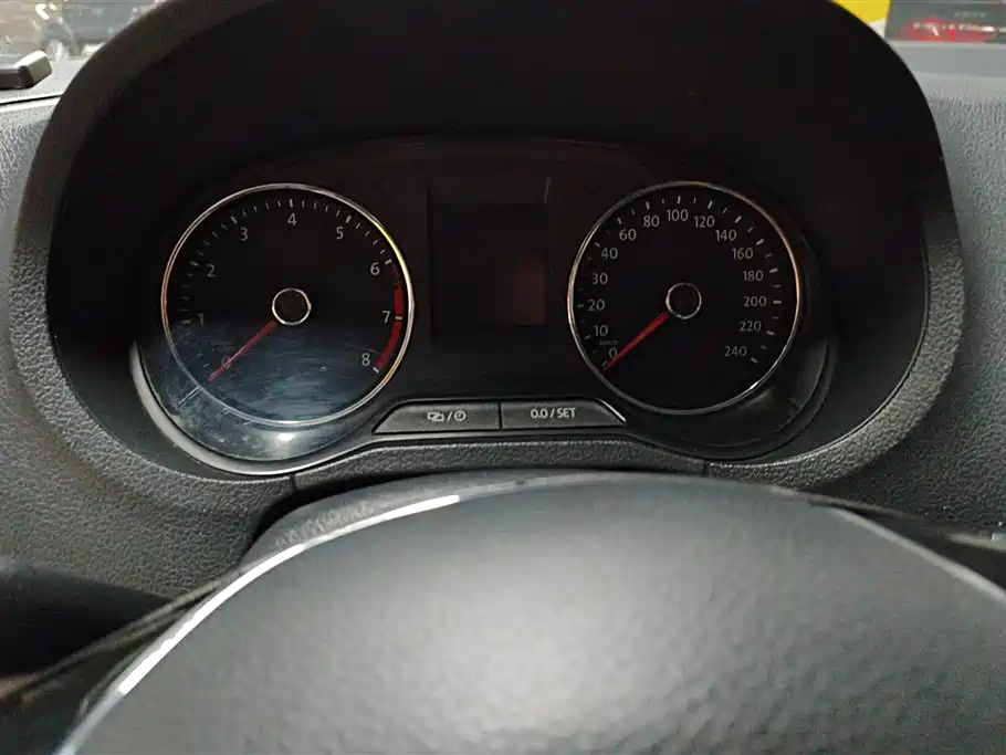 Volkswagen Polo 2016 1.6L Automatic Comfort фото 14