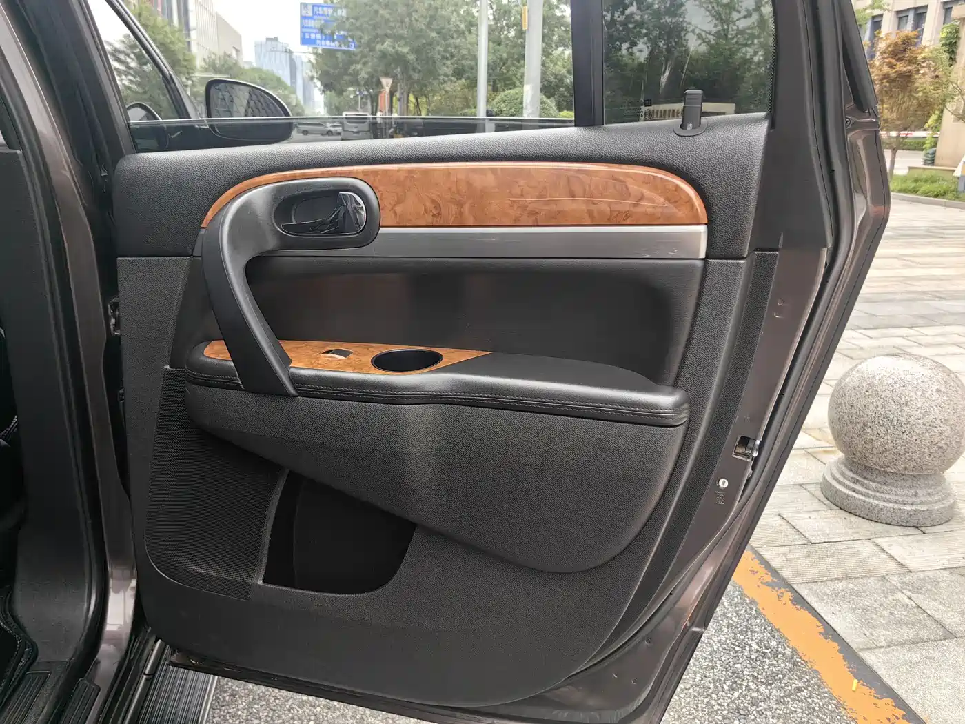 Buick Enclave 2010 3.6L Flagship Edition фото 16