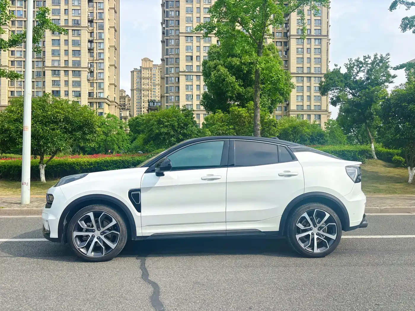 Lynk & Co 05 2020 2.0TD 4WD Halo Edition фото 7
