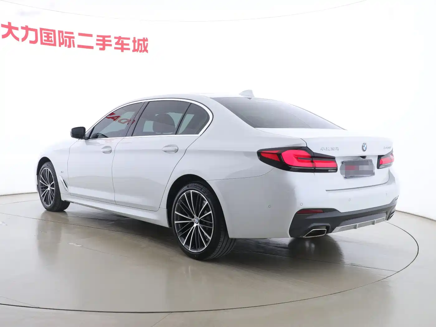BMW 5 Series 2023 530Li Leading M Sport Package фото 15
