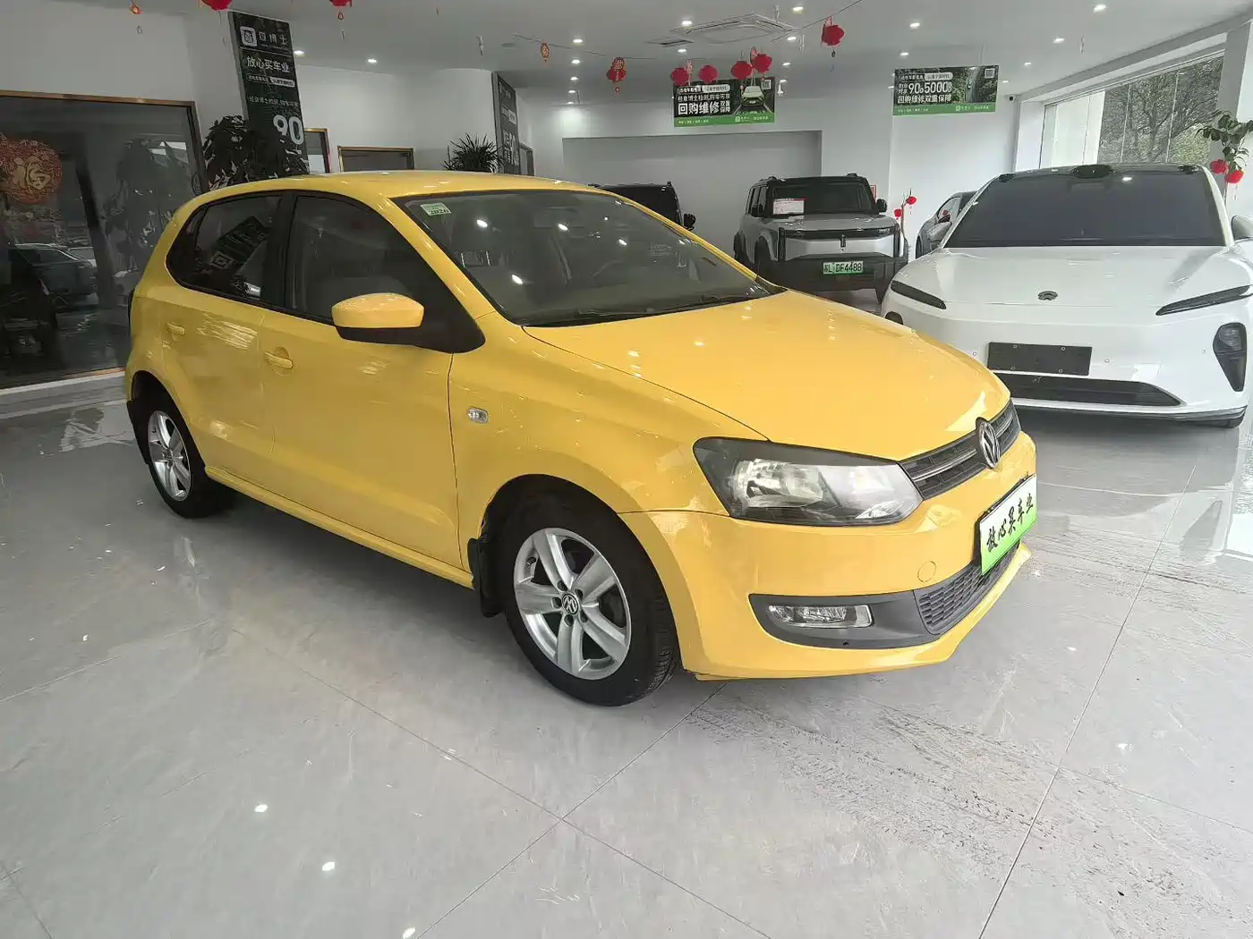 Volkswagen Polo 2011 1.6L Automatic Style Edition фото 3