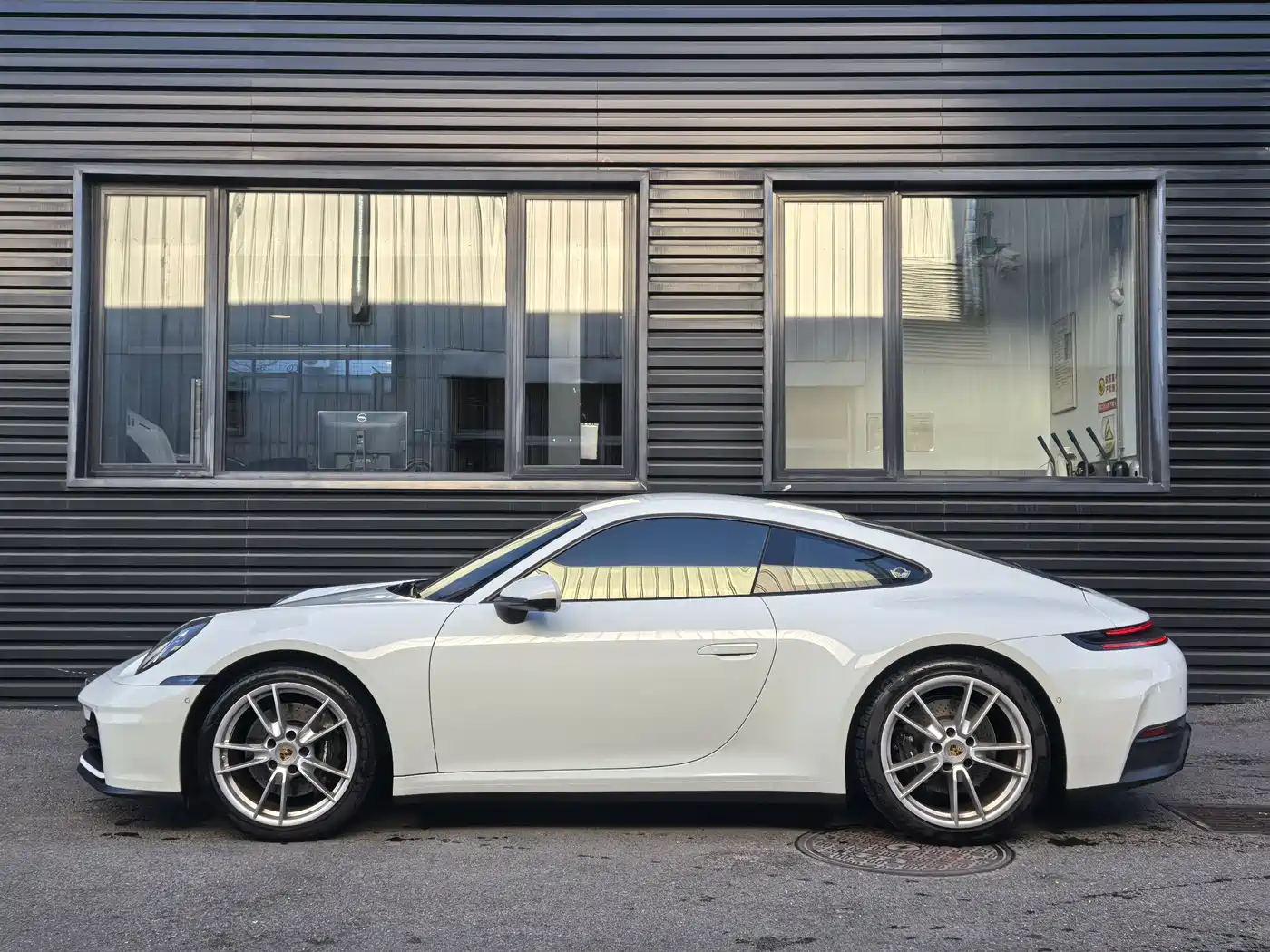 Porsche 911 2025 Carrera 3.0T фото 4