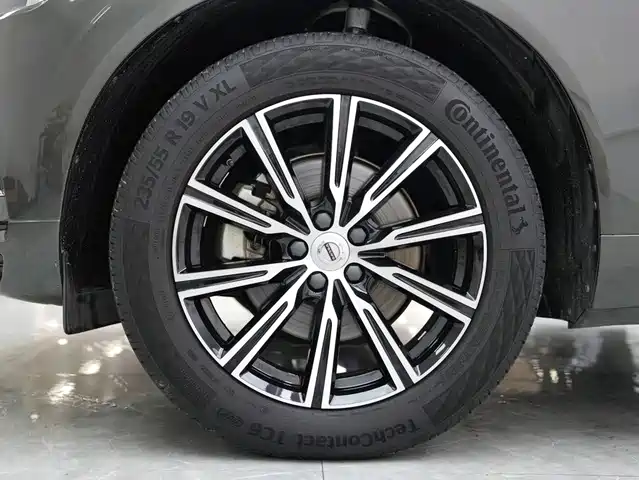Volvo XC60 2020 T5 AWD Inscription Luxury Edition — фото 4
