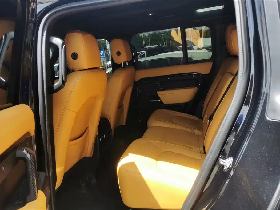 Land Rover Defender 2025 110 3.0T P400 X-Dynamic SE фото 11