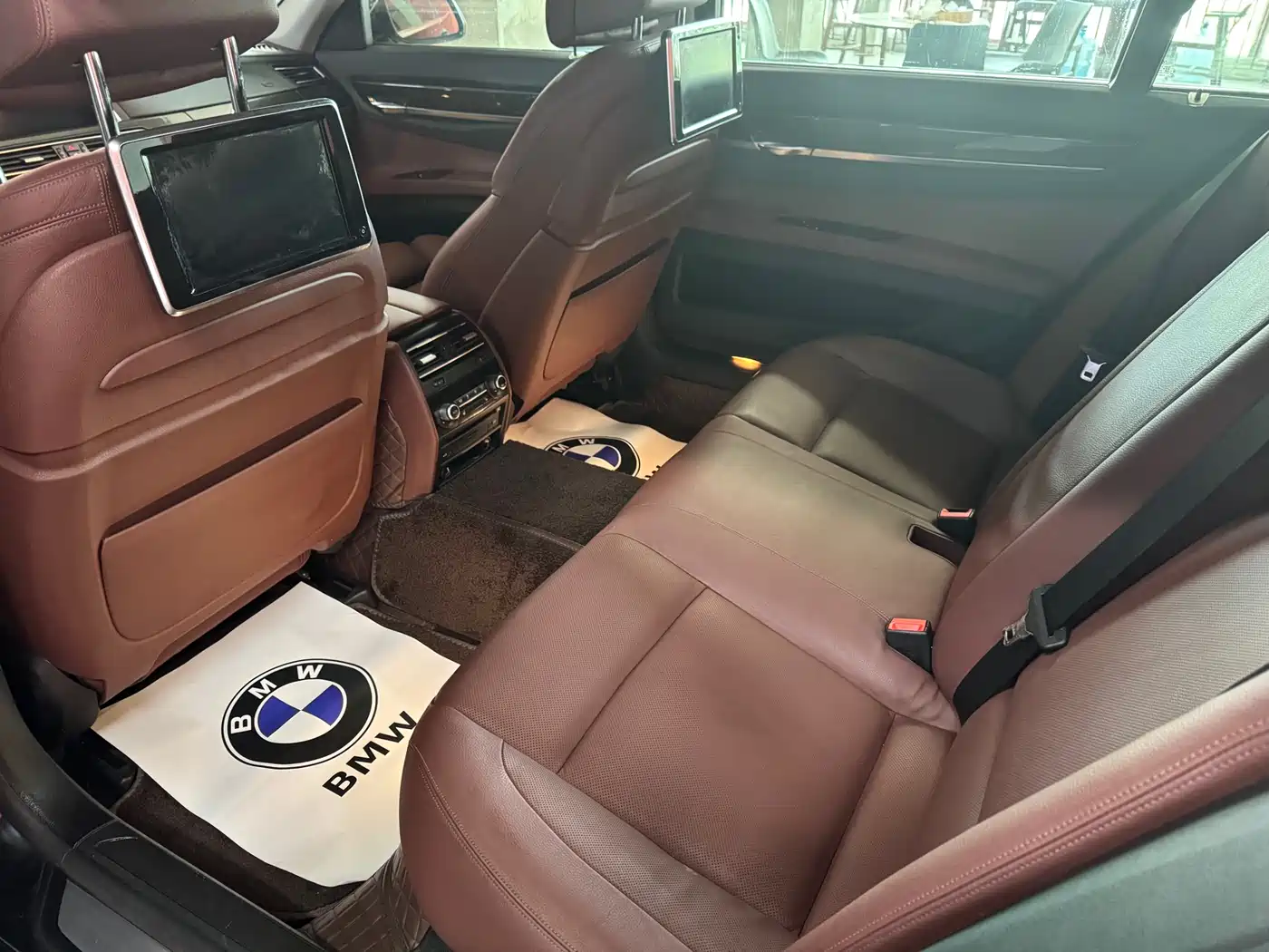 BMW 7 Series 2013 Model 740Li Leading фото 11