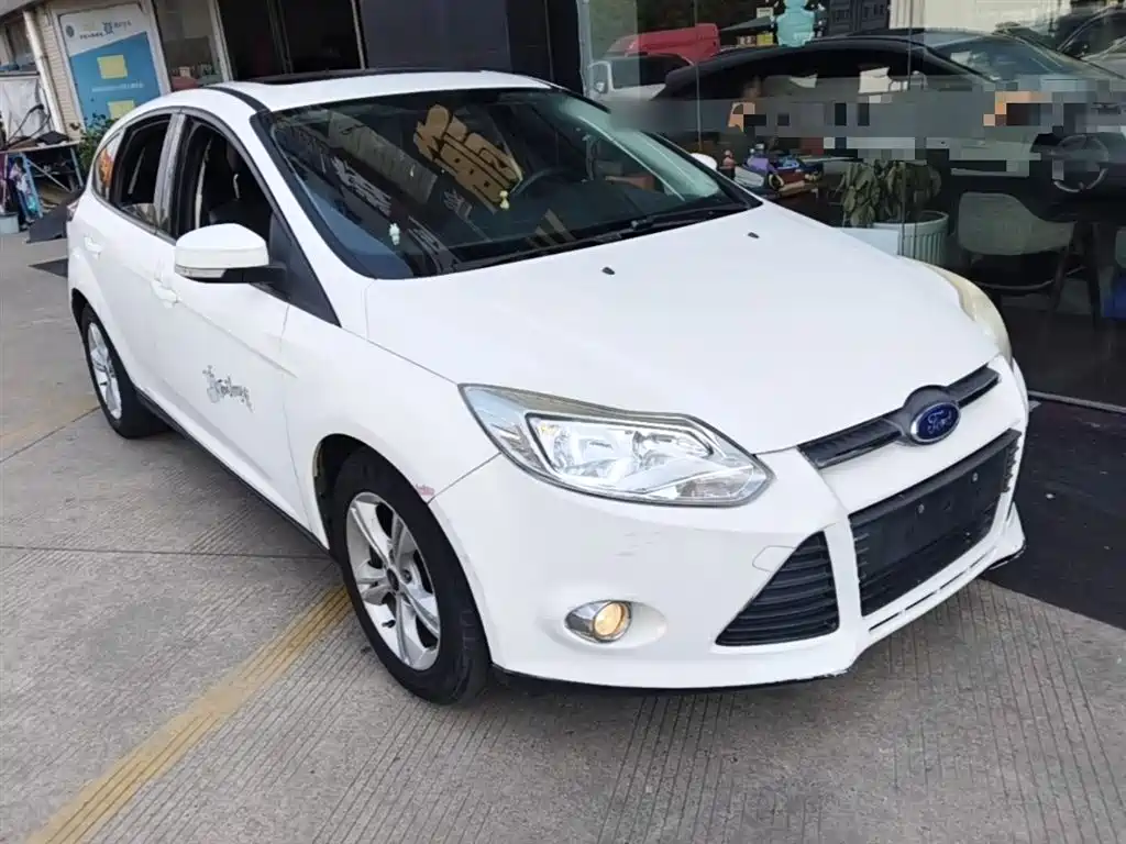 Фото 4 - Ford Focus