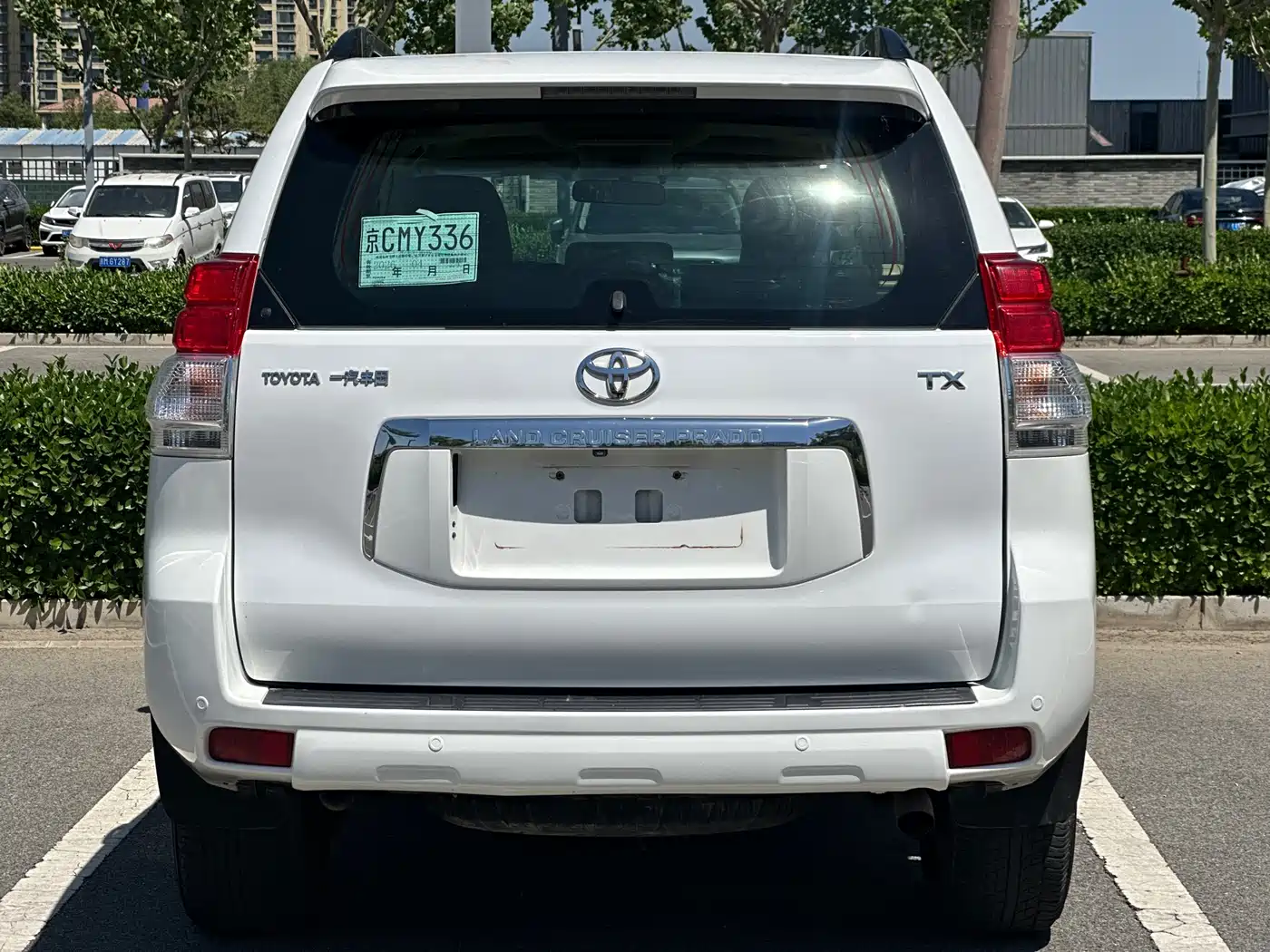 Toyota Prado 2010 4.0L Automatic TX-L NAVI фото 4