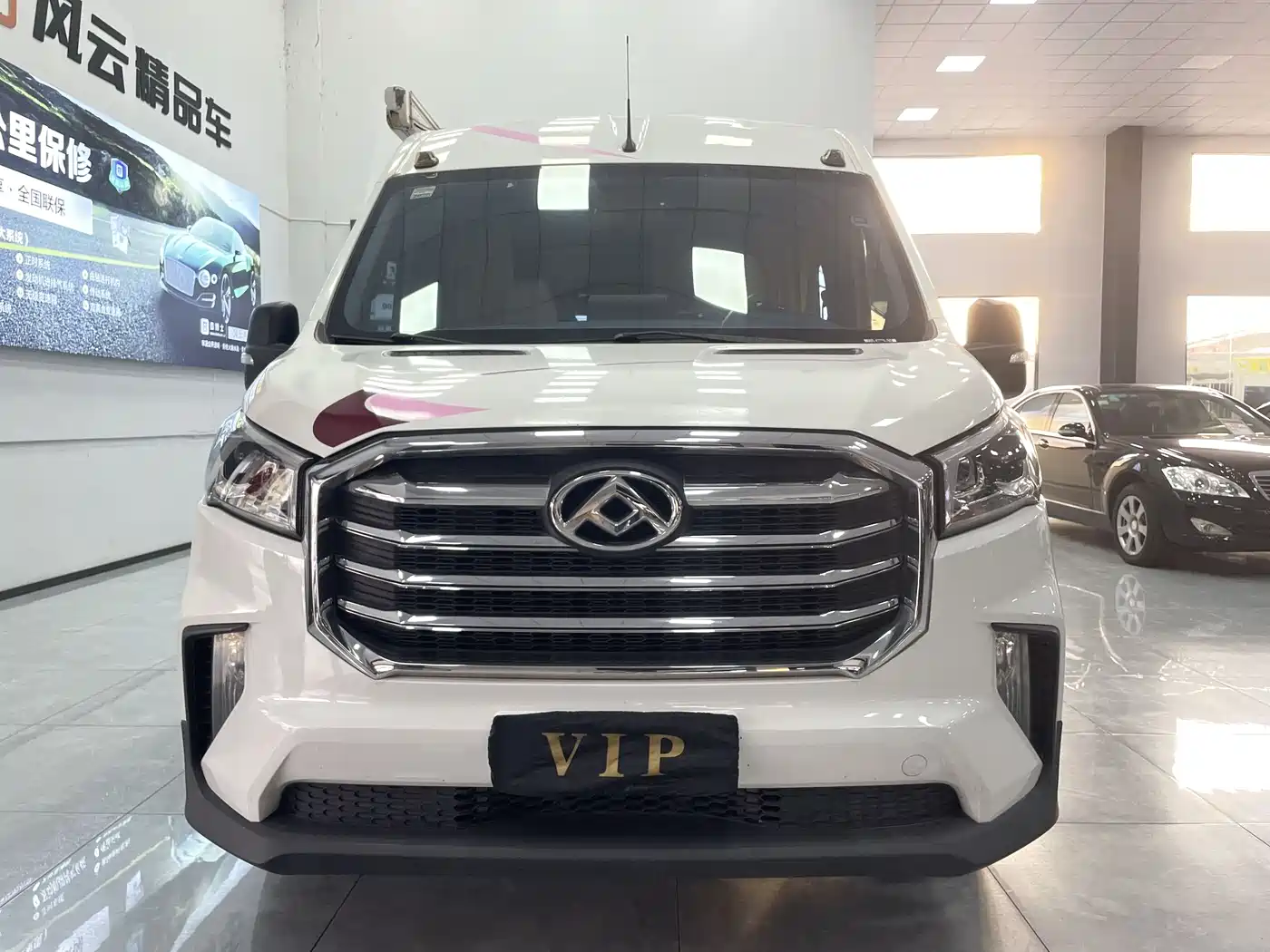 SAIC Maxus MAXUS V90 RV 2021 2.0T Travel Home V90 Self-Contained Class B RV Luxury Transverse Bed фото 3