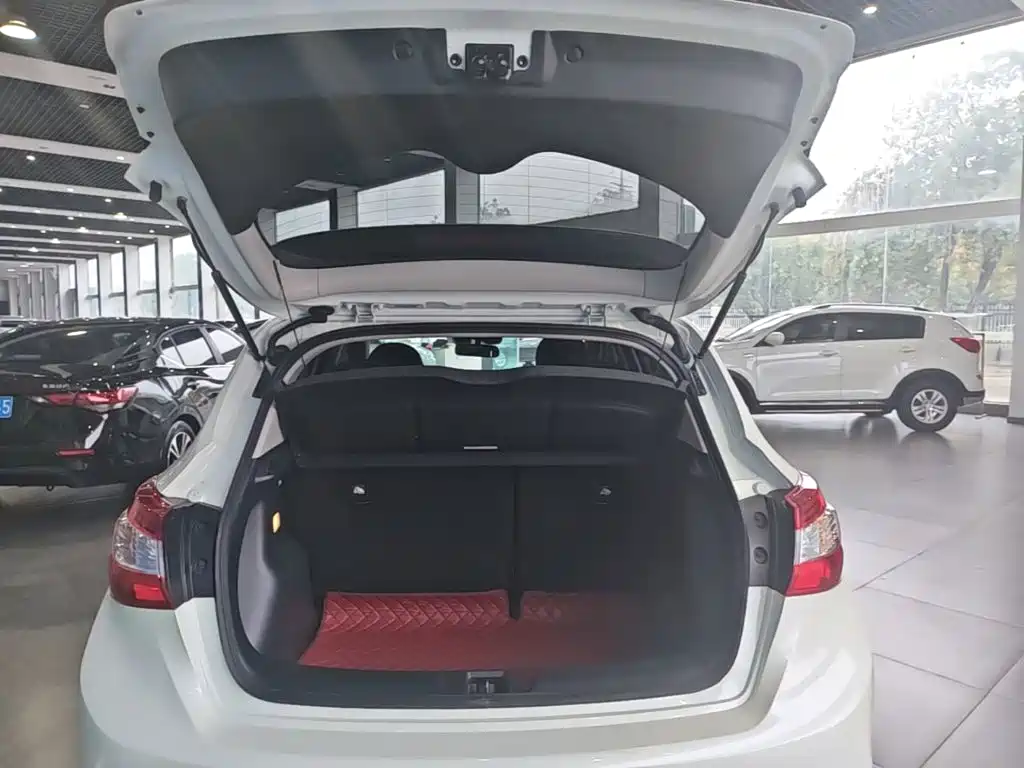 Nissan Tiida 2024 2024 1.6L CVT Smart Drive Edition