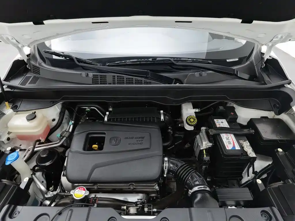 Фото 6 - Changan CS15