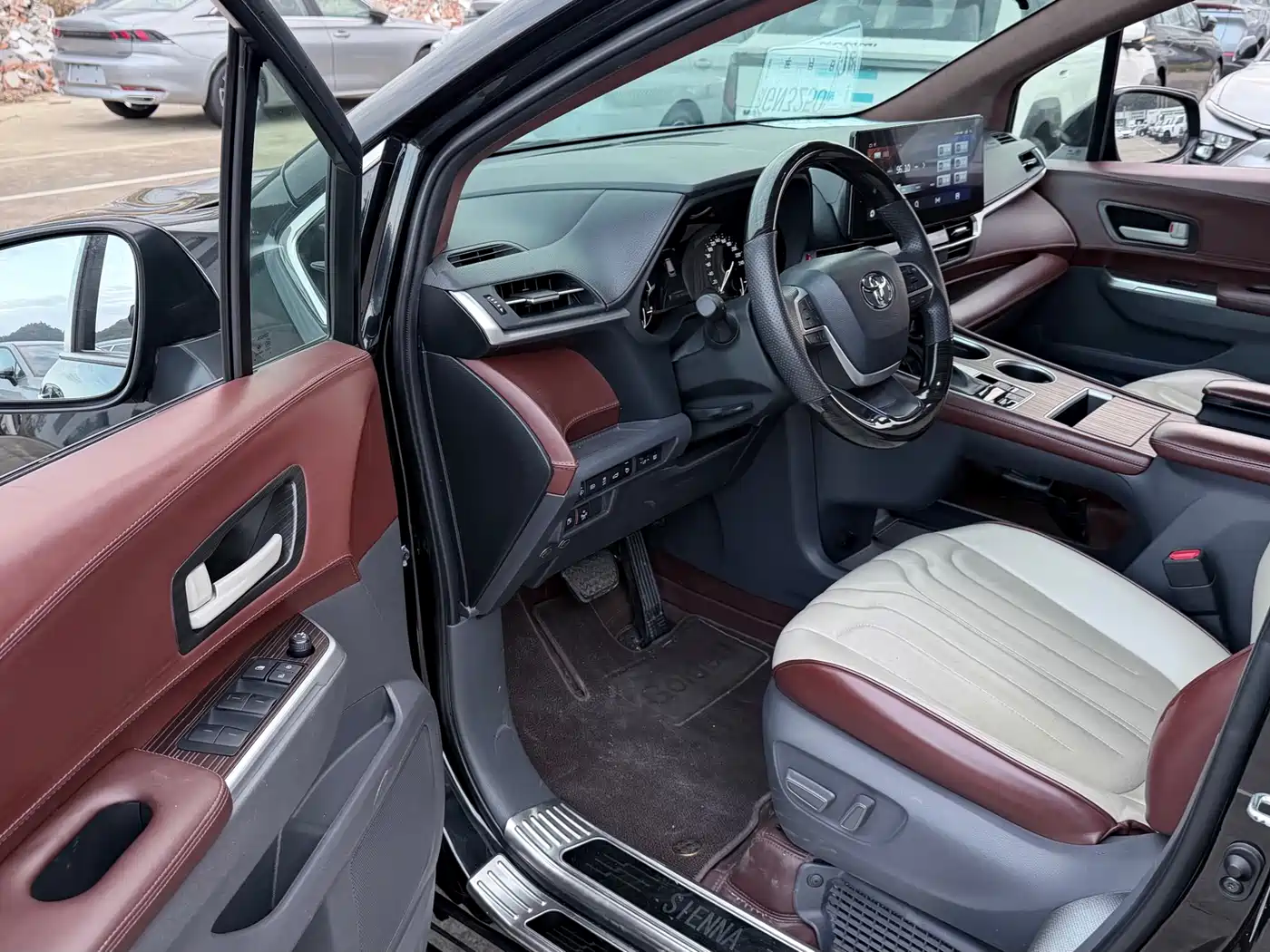 Toyota Sienna 2021 2.5L Hybrid Comfort Edition фото 4