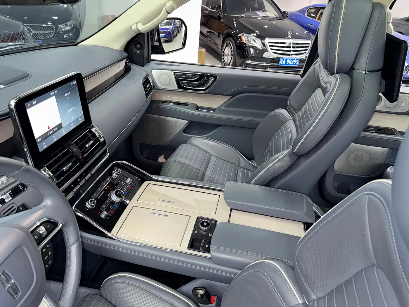 Lincoln Navigator 2019 3.5T Presidential Series China VI фото 9