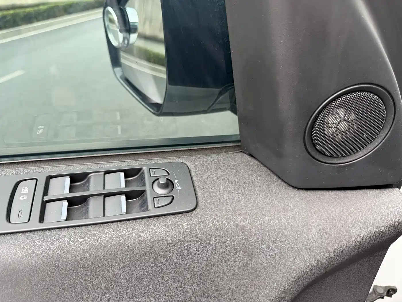 Land Rover Discovery Sport 2019 240PS SE Edition China V фото 21