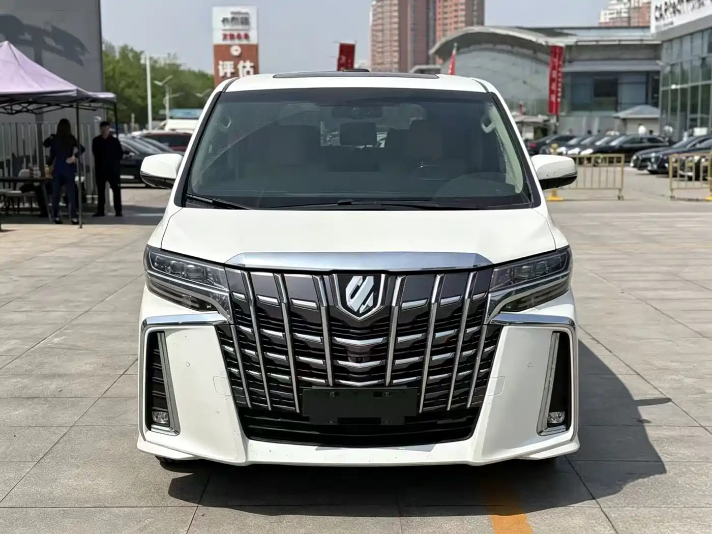Toyota Alphard 2015 3.5L Luxury Edition фото 2
