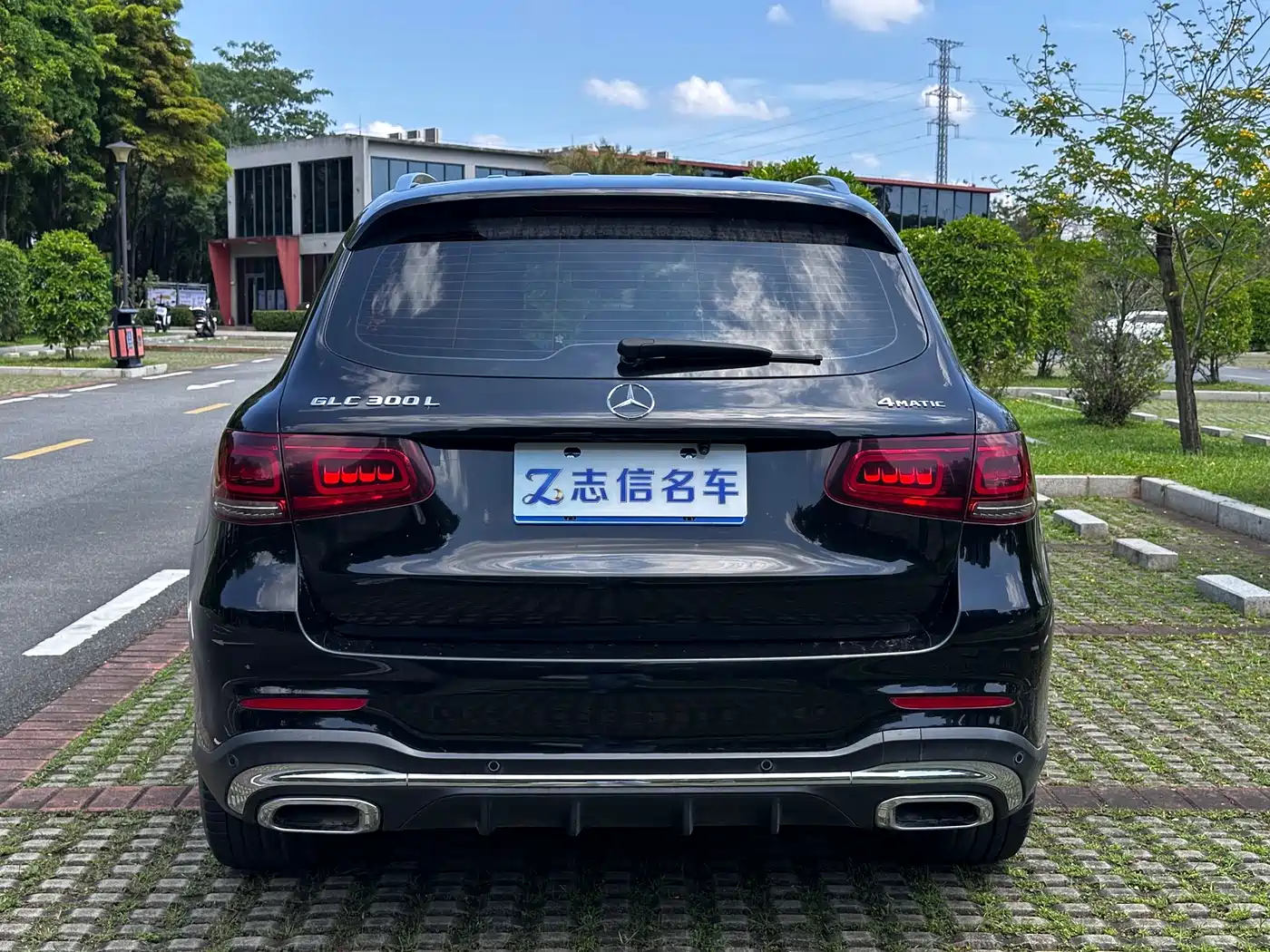 Mercedes-Benz GLC 2021 GLC 300 L 4MATIC Sporty фото 4
