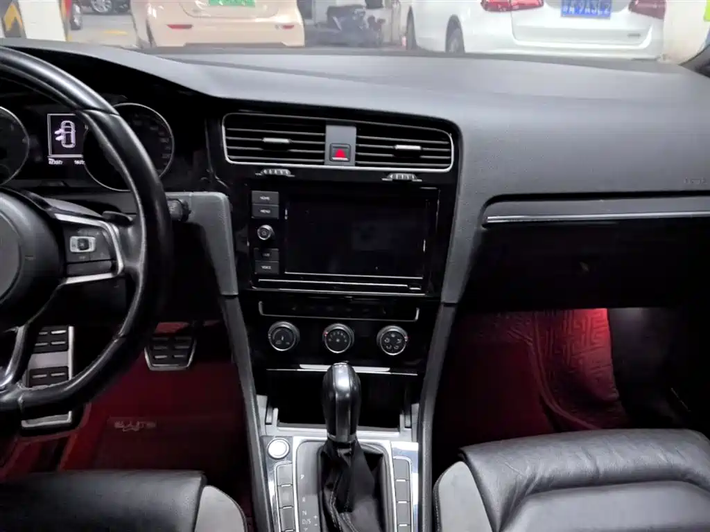 Volkswagen Golf 2019 280TSI DSG R-Line (China V) фото 13