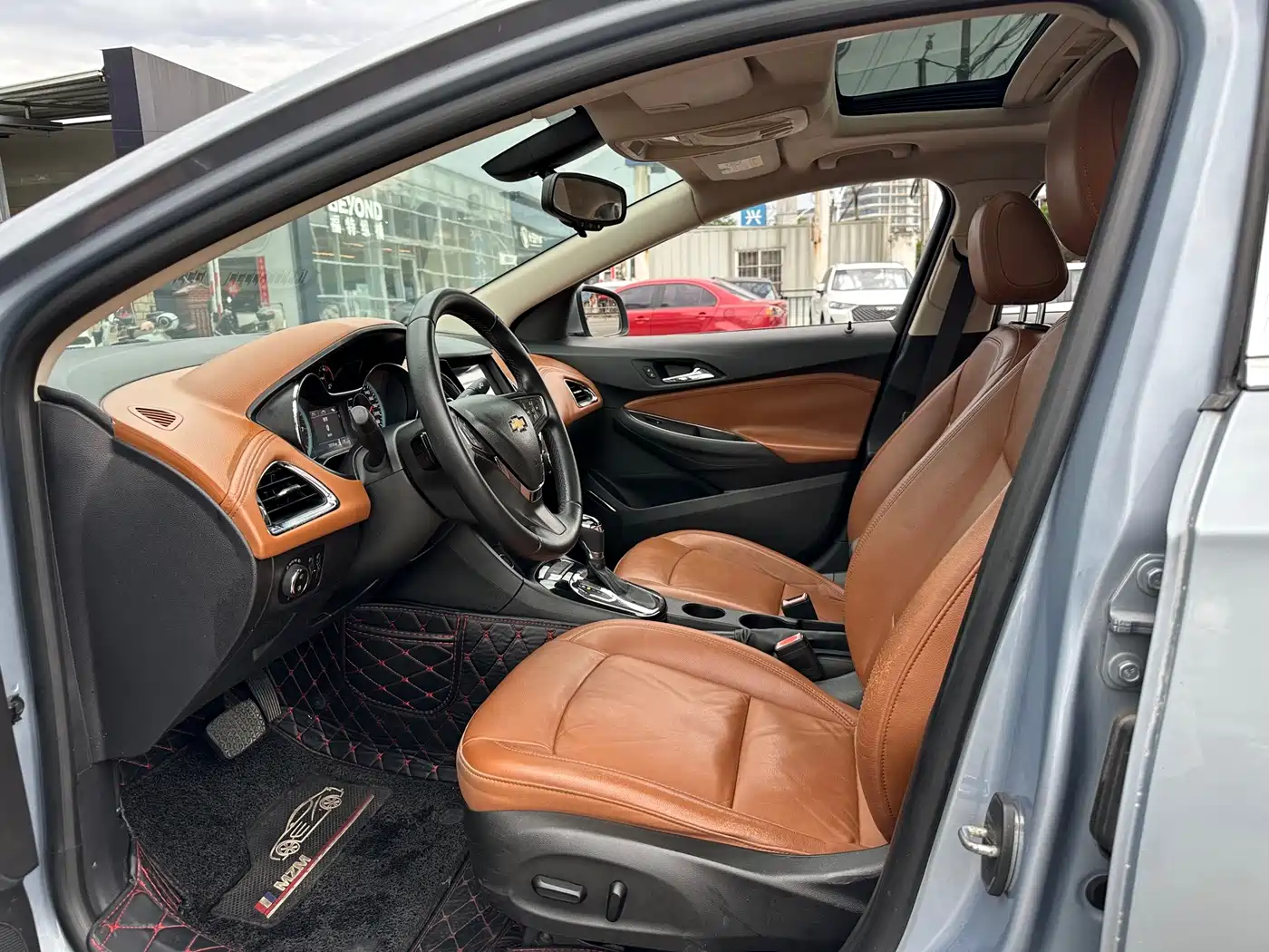 Фото 9 - Chevrolet Cruze