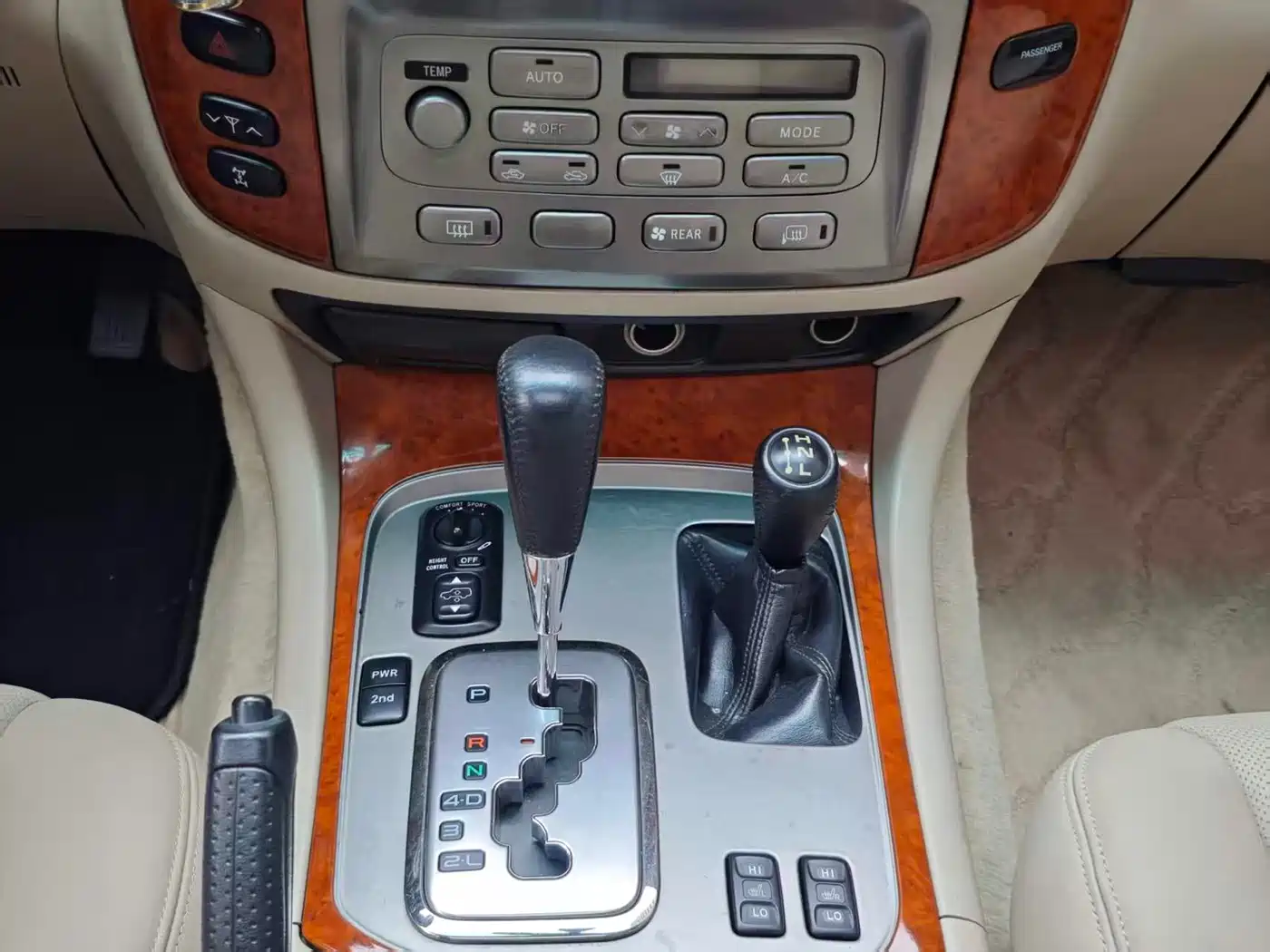 Toyota Land Cruiser фото 5