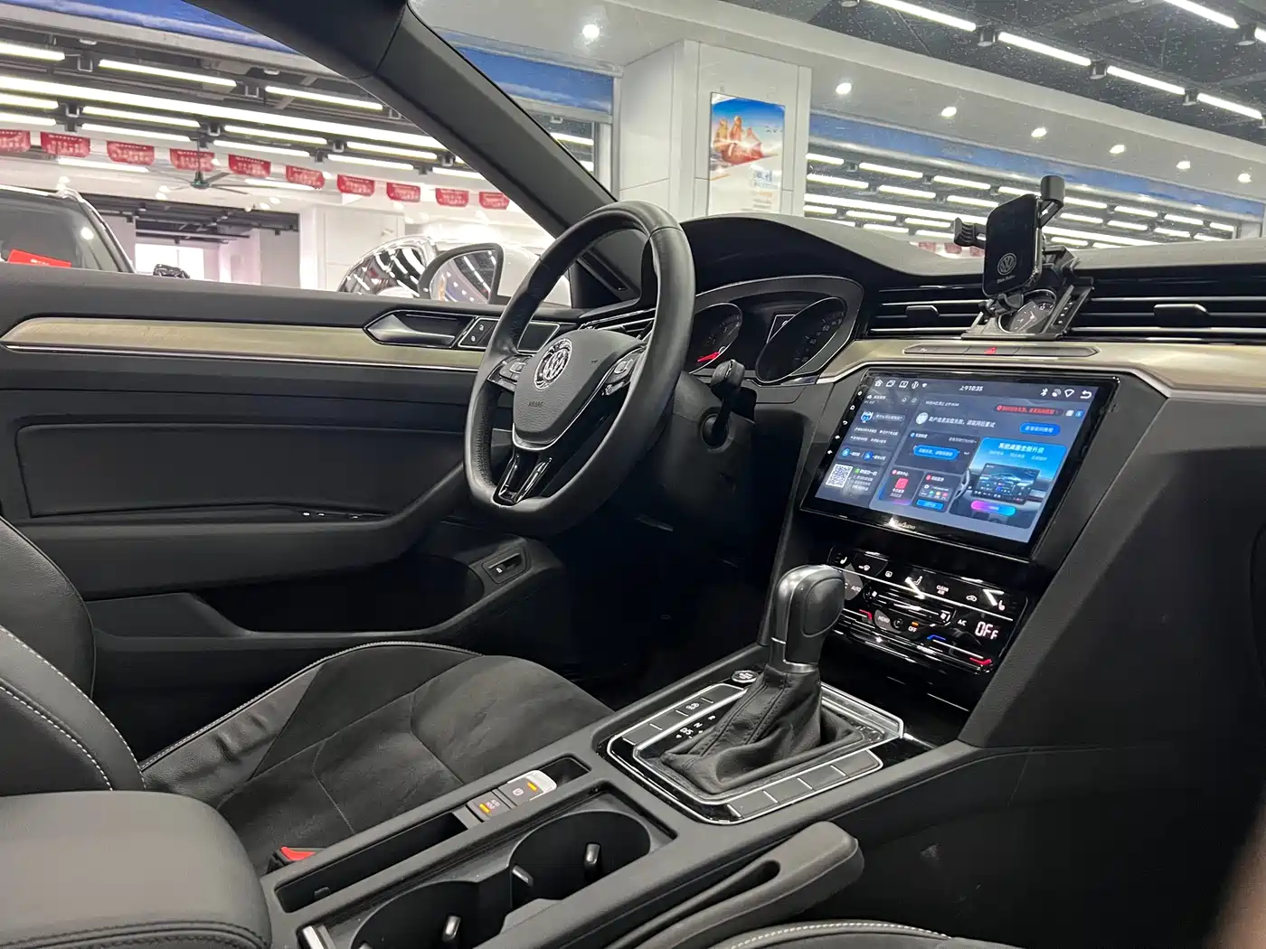Volkswagen FAW-Volkswagen CC 2020 330TSI Elegance Version China VI фото 9