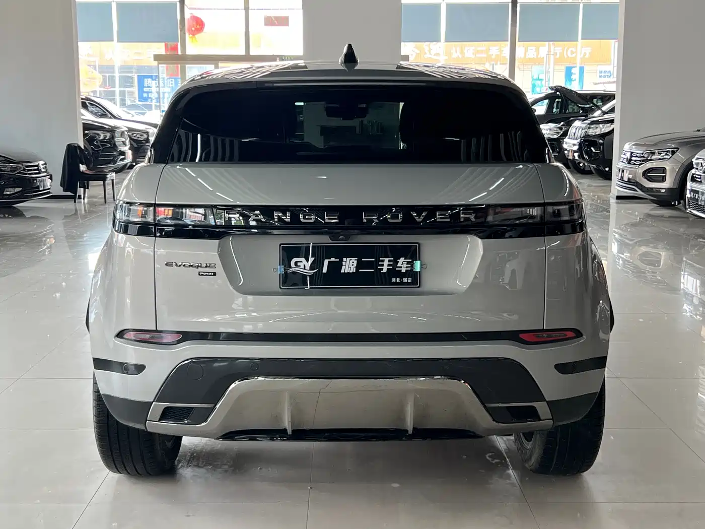 Land Rover Range Rover Evoque 2022 Range Rover Evoque L 249PS R-Dynamic Luxury Edition фото 5