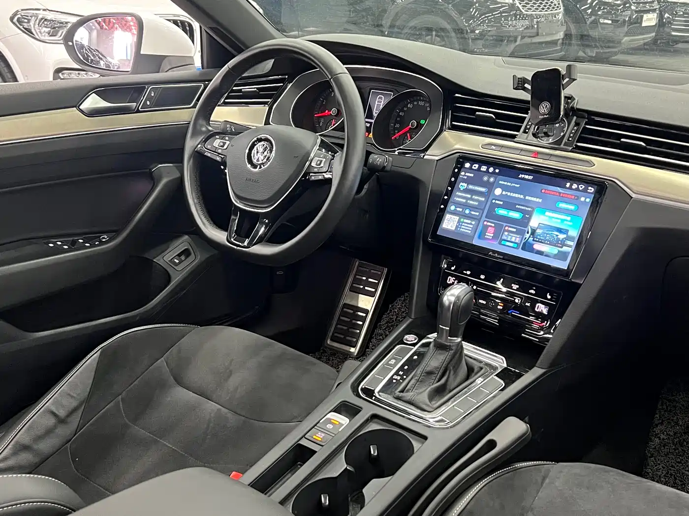 Volkswagen FAW-Volkswagen CC 2020 330TSI Elegance Version China VI фото 13