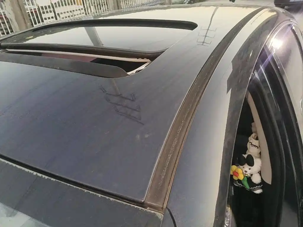 Photo 6 - Hyundai Sonata