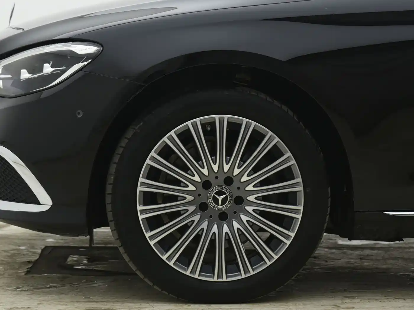 Mercedes-Benz E-Class 2023 E 300 L Fashion фото 15