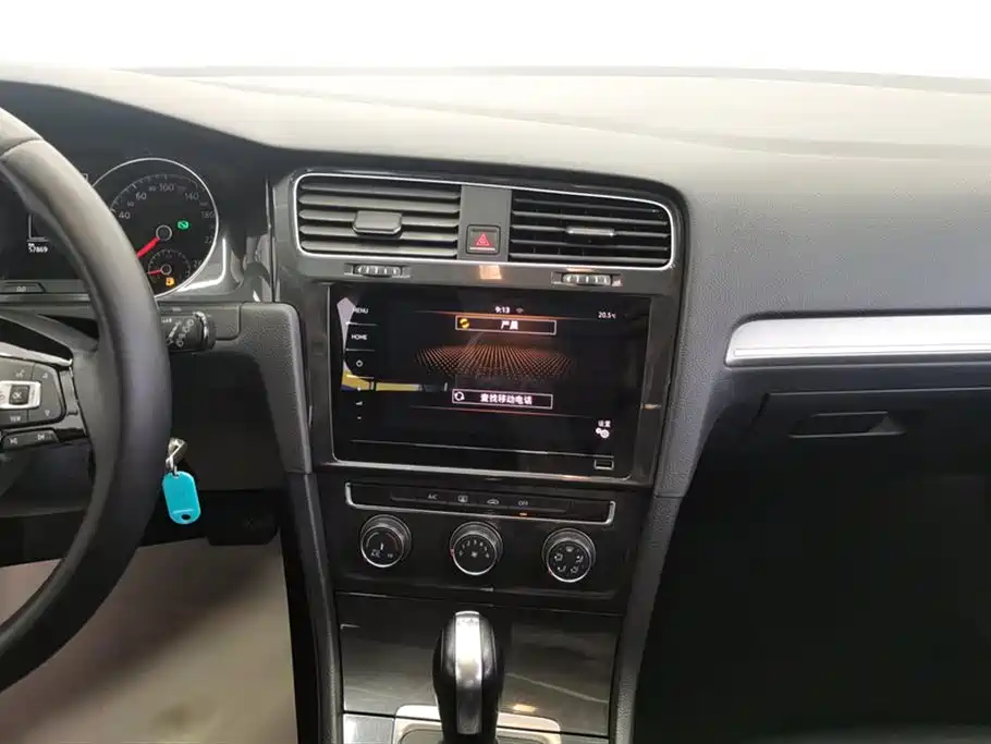 Volkswagen Golf 2020 200TSI DSG Comfort Progressive Edition фото 13