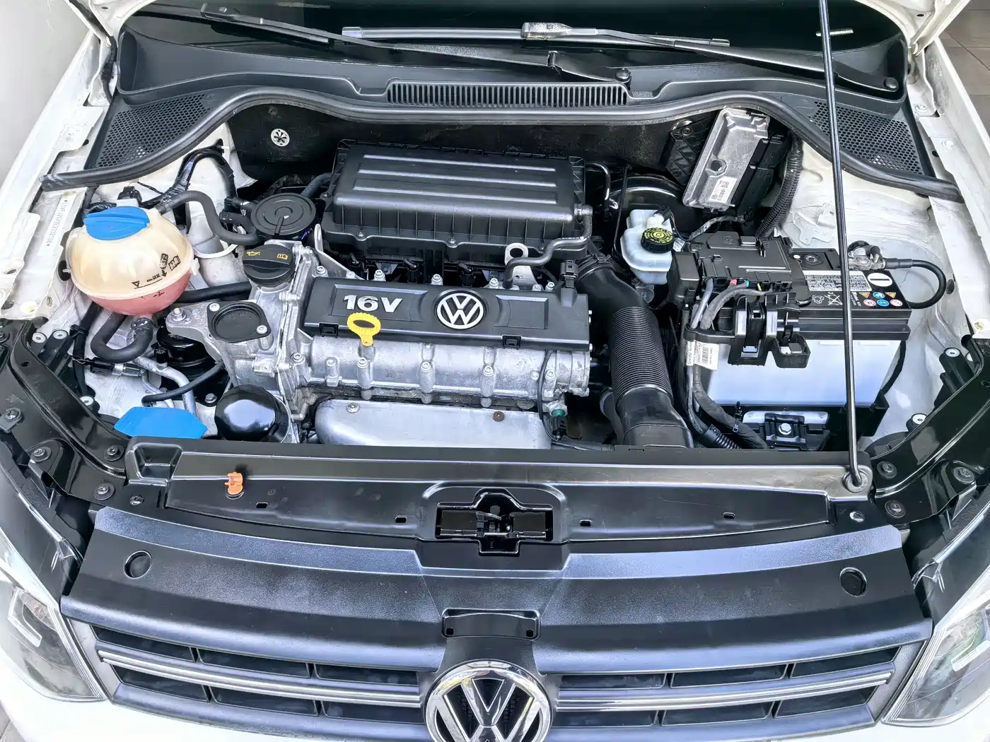 Volkswagen Polo 2013 1.6L Manual Comfort Edition фото 17