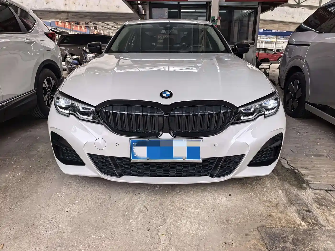 BMW 3 Series 2022 325Li M Sport Shadow Edition фото 2