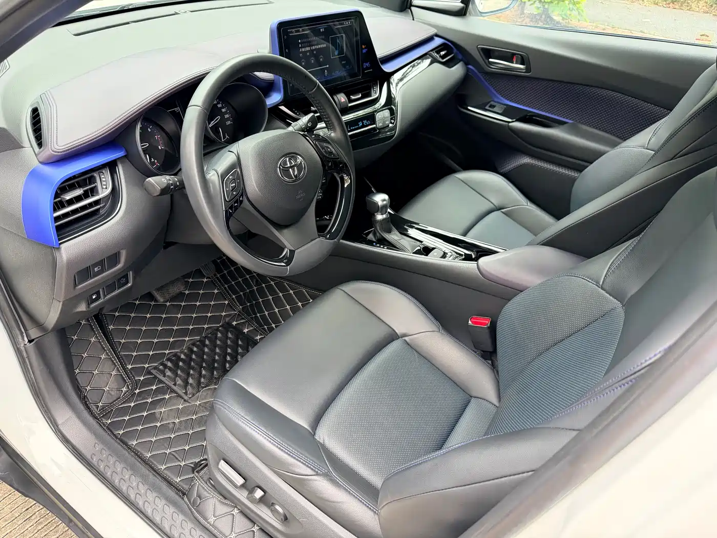 Toyota C-HR 2020 Model 2.0L Luxury фото 8