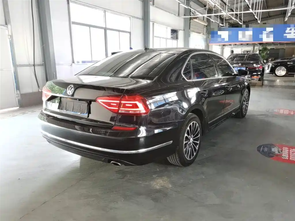 Volkswagen Passat 2017 330TSI DSG Prestige фото 7