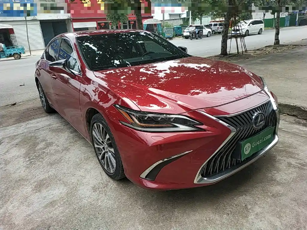 Фото 4 - Lexus ES