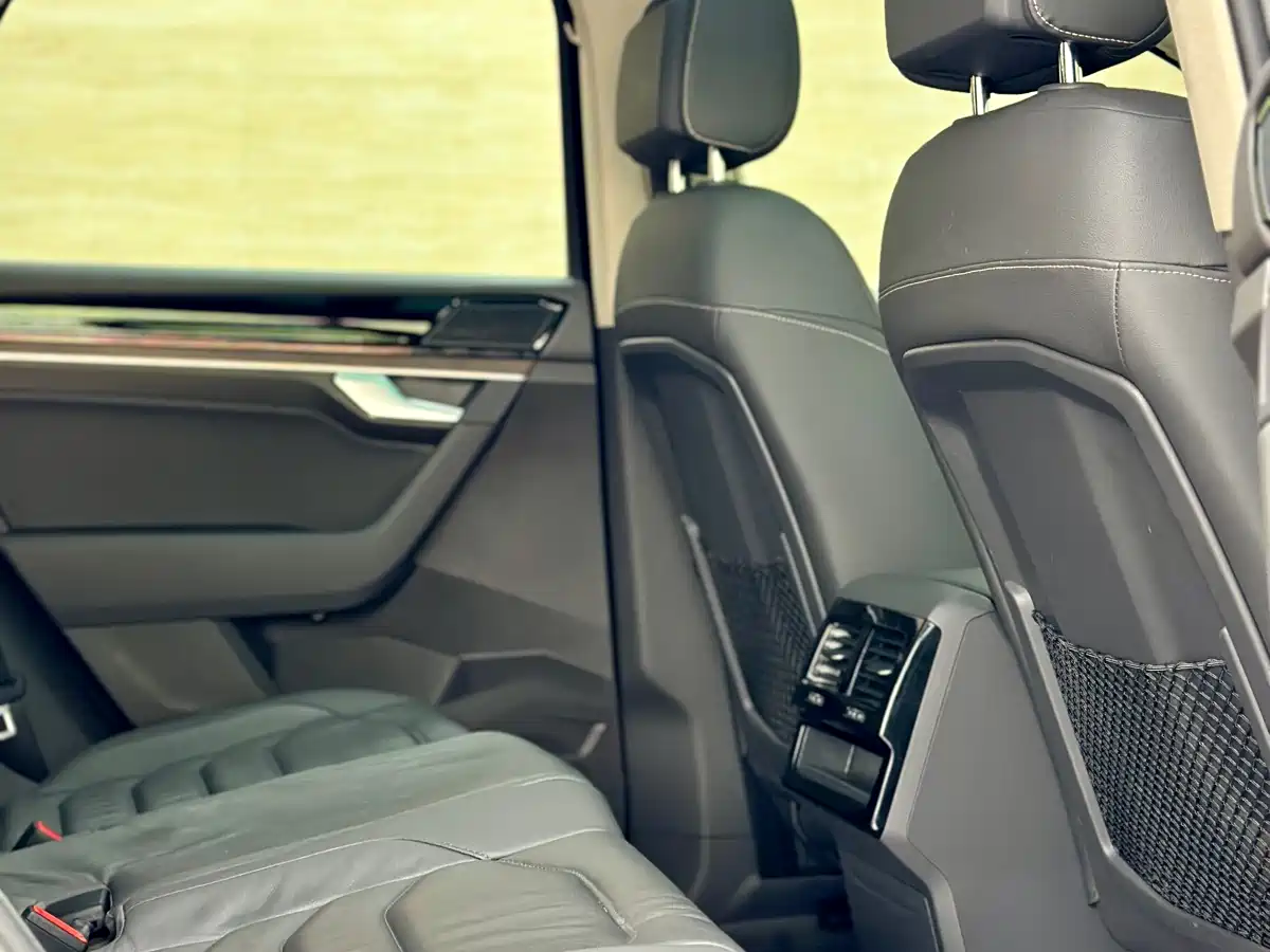 Volkswagen Touareg 2020 3.0TSI Enjoyment Edition China VI фото 6