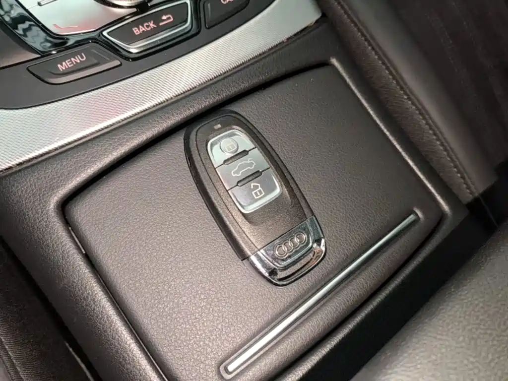 Фото 9 - Audi A6 (Import)